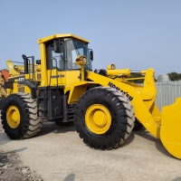 Incarcator pe pneuri Komatsu WA470 folosit
