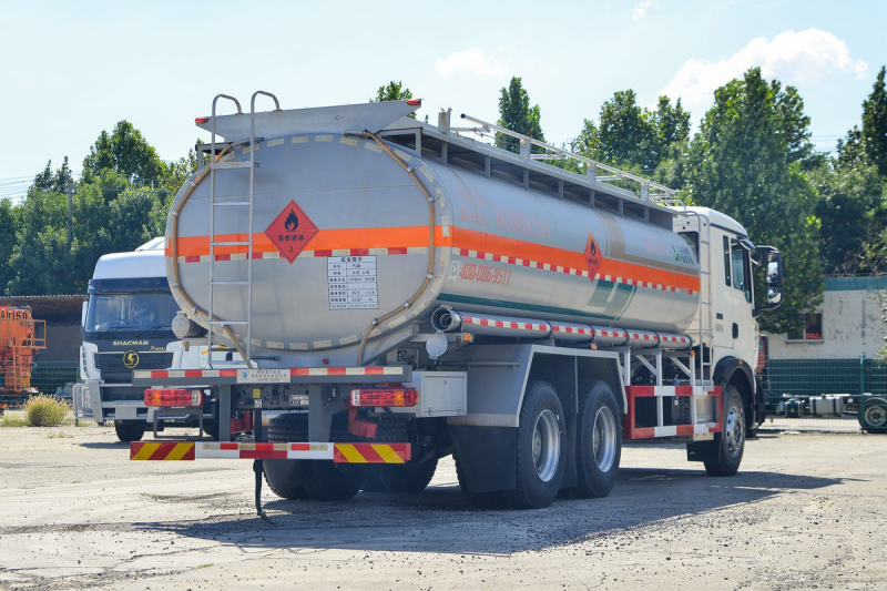 Howo T7H Fuel Tank Truck