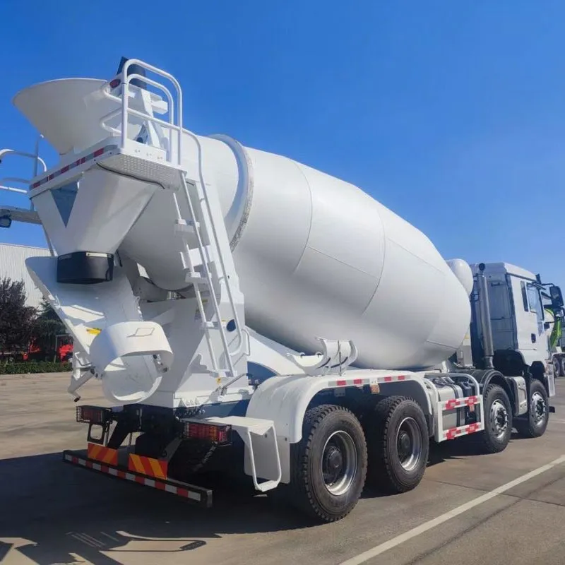 Camion malaxeur à béton Shacman H3000 8x4