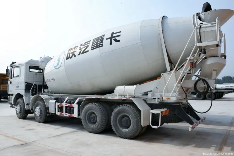 کامیون میکسر بتن شاکمن F3000 8x4