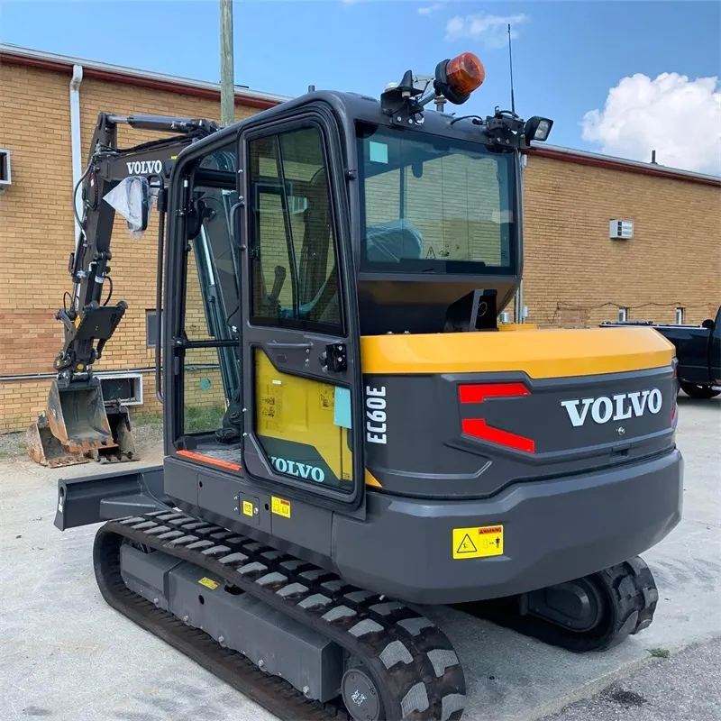 Escavadeira Volvo EC60 usada