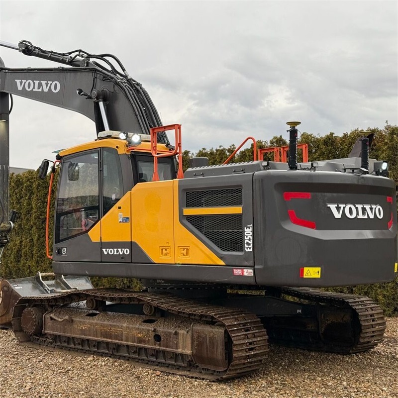 Used Volvo EC250 Excavator