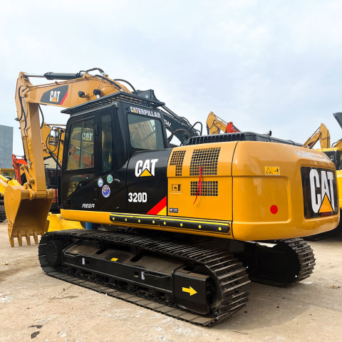 Excavator CAT 320 folosit