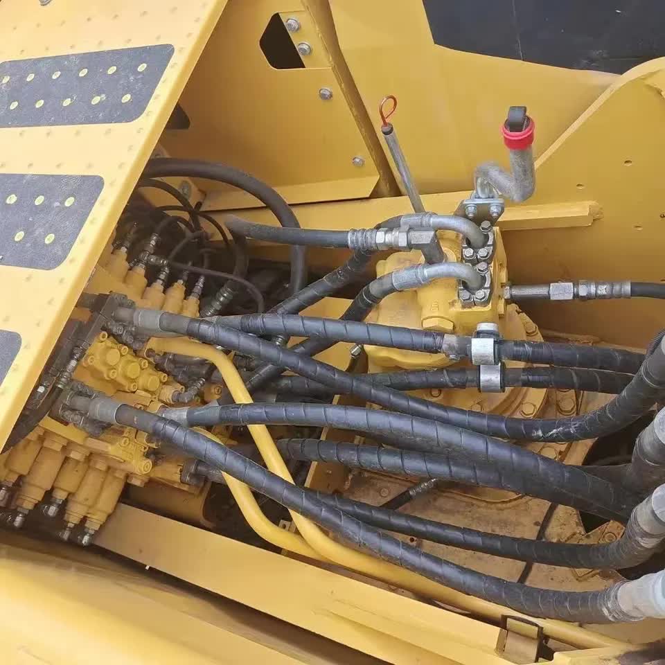 Supply Used Komatsu PC200 Excavator Wholesale Factory