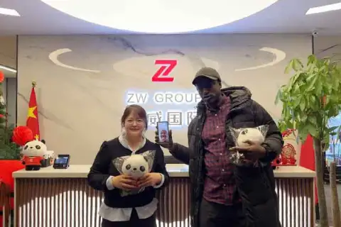 Cliente do caminhão basculante Shacman F3000 da Guiné