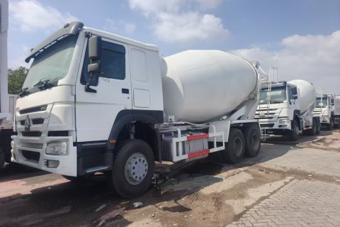 Camión hormigonera Howo 6x4 de 380 hp, robusto y fiable