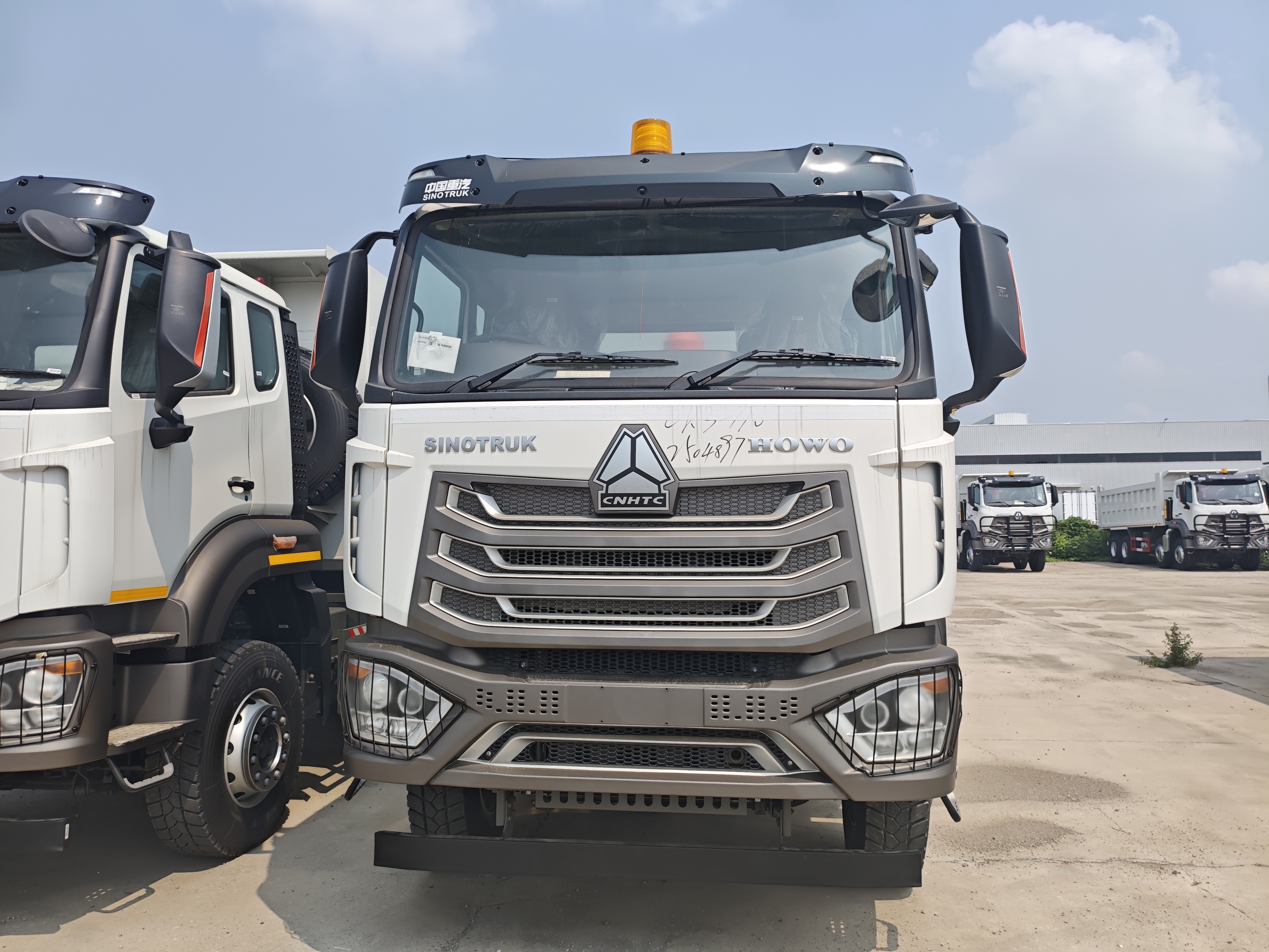 Howo NX 371hp 6x4 Dump Truck