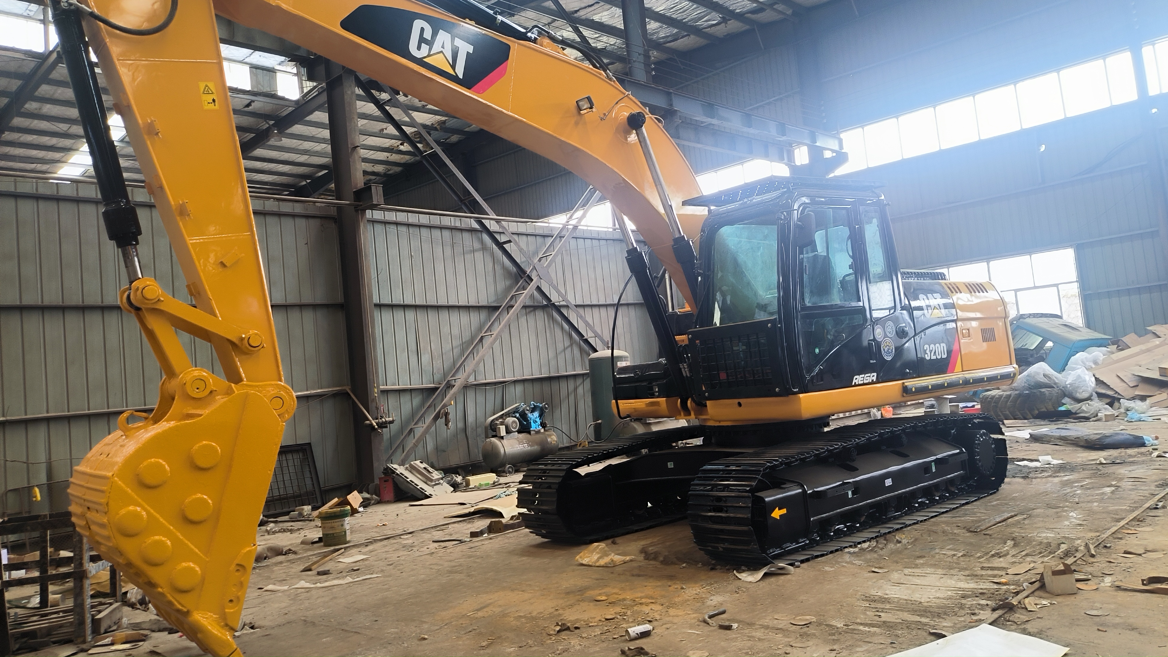 CAT 320 Excavator