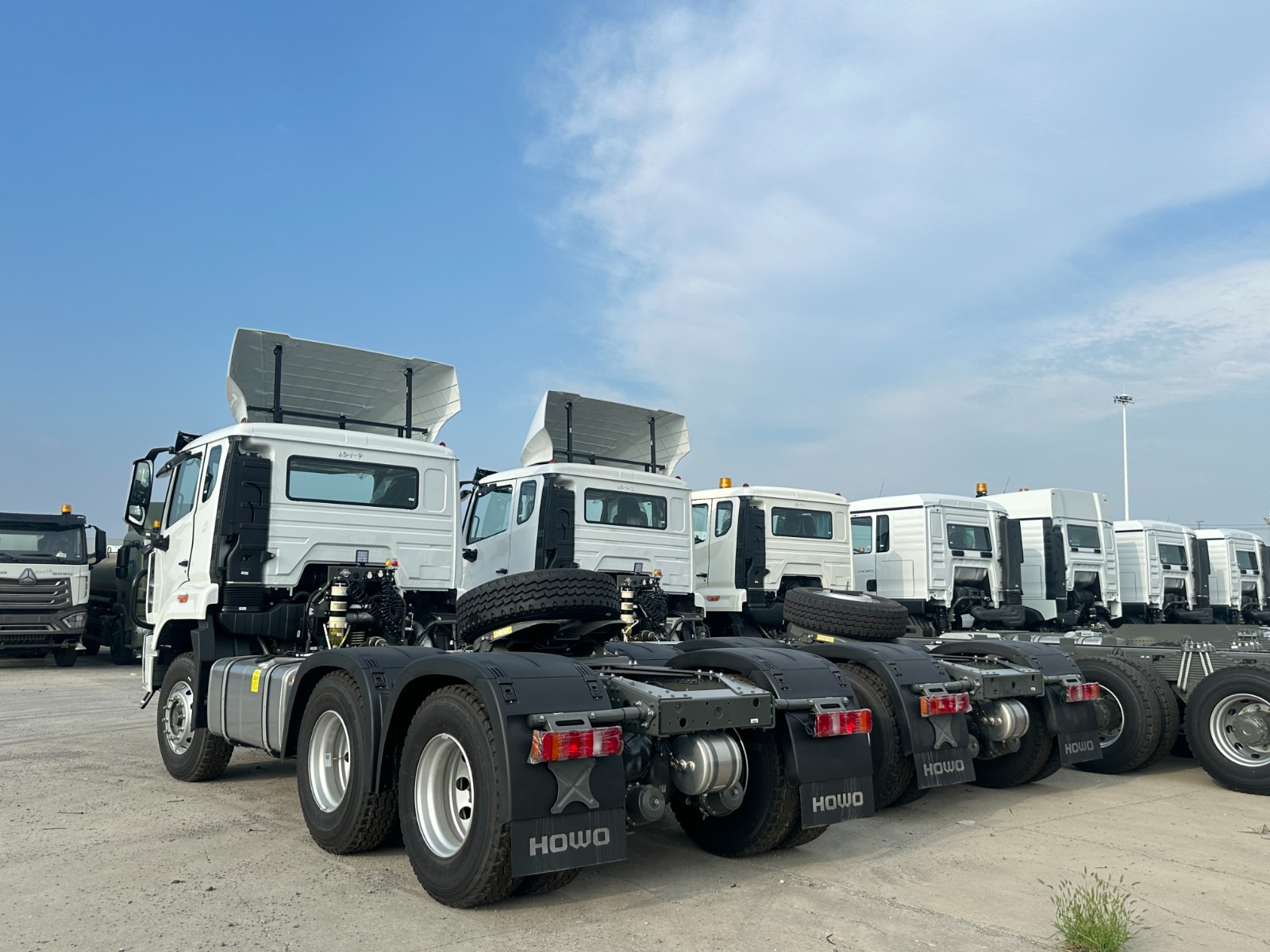 Howo NX 4x2 Tractor Truck