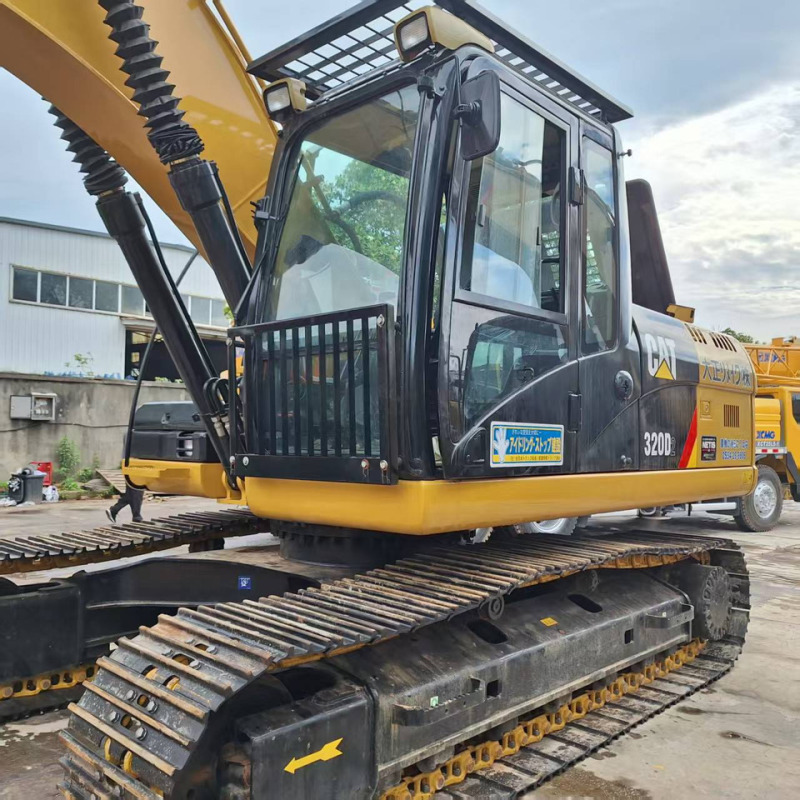 Excavator CAT 320D2 folosit