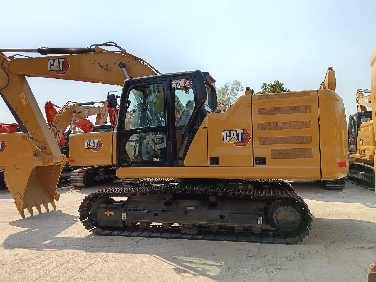 Used CAT 320D2 Excavator