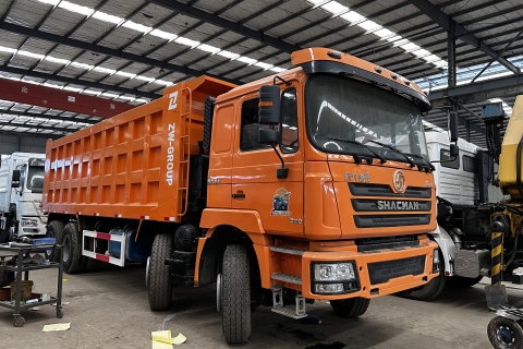 چرا کامیون کمپرسی شاکمن F3000 با قدرت ۳۸۰ اسب بخار و ۸x۴، قدرت و قابلیت اطمینان را ارائه میدهد؟