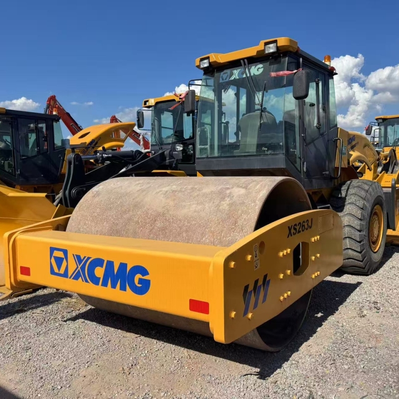 Μεταχειρισμένος οδοστρωτήρας XCMG XS263J