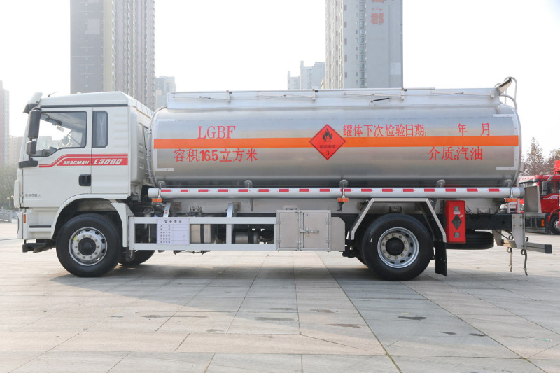 Φορτηγό με δεξαμενή καυσίμων Σάκμαν L3000