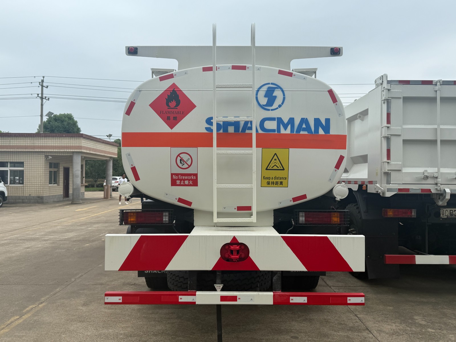 Shacman F3000 6x4 340hp Fuel Tank Truck Shacman F3000 6x4 340hp Fuel Tank Truck