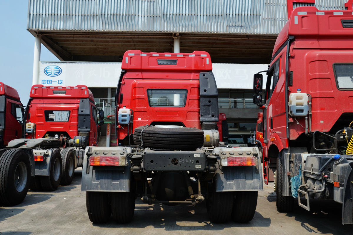 Faw 350HP Tractor Truck