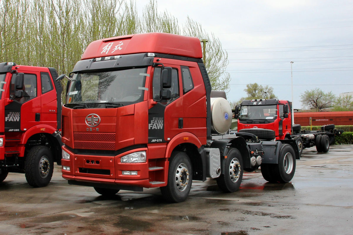 Faw J6P 6x2 375HP Tractor Truck
