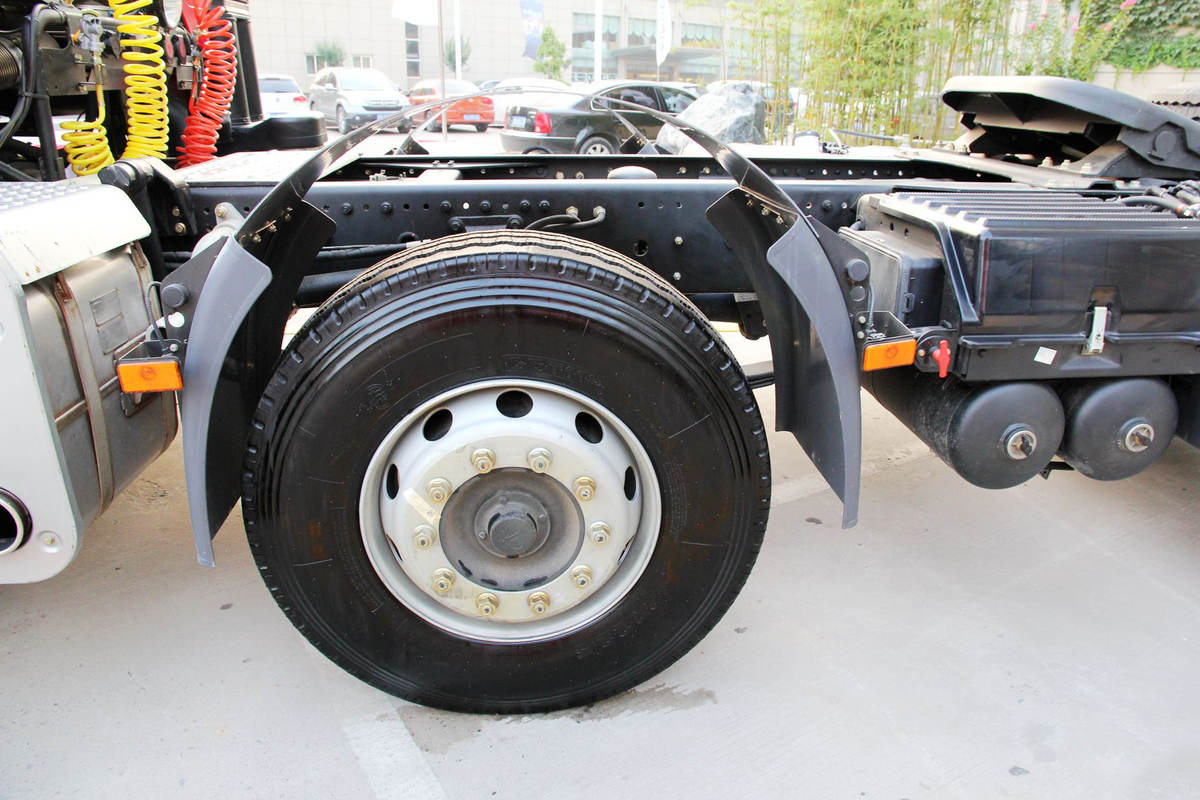 Faw J6P 6x2 390HP Tractor Truck