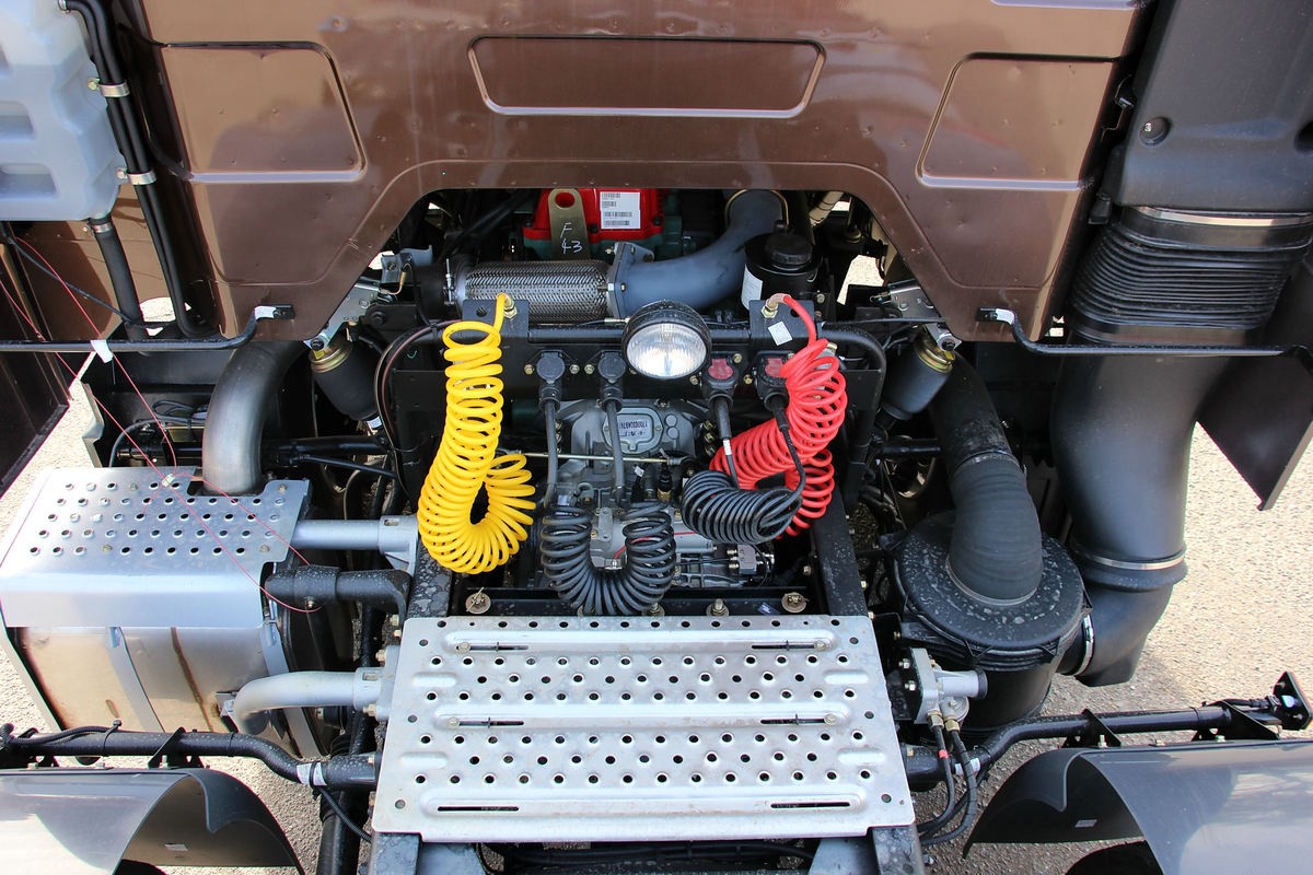 Faw J6P 6x2 420HP Tractor Truck