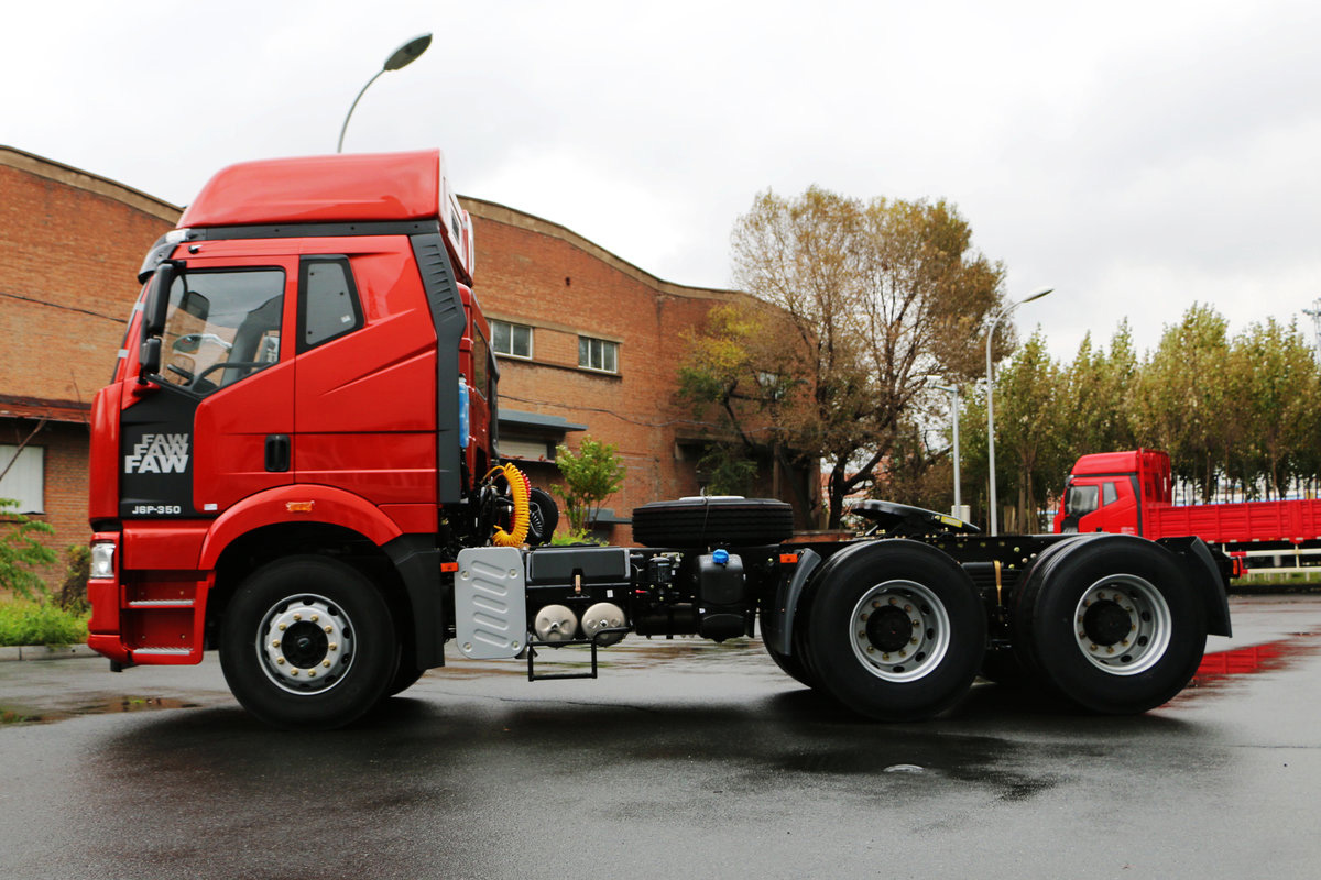 Faw J6P 6x4 350HP Tractor Truck