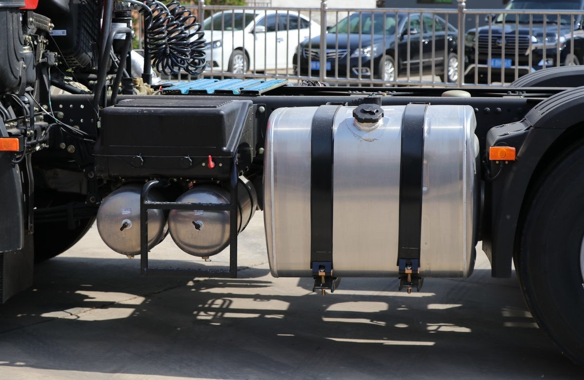 Faw J6P 6x4 380HP Tractor Truck