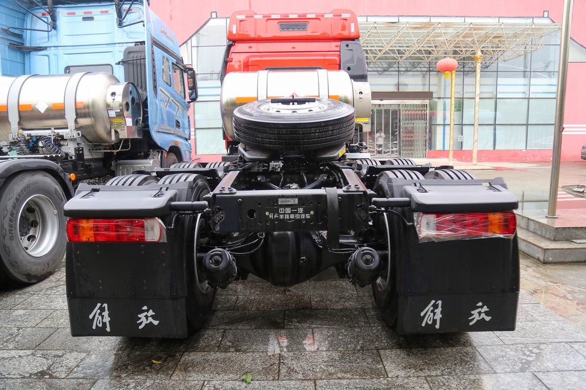 Faw J6P 6x4 530HP Tractor Truck