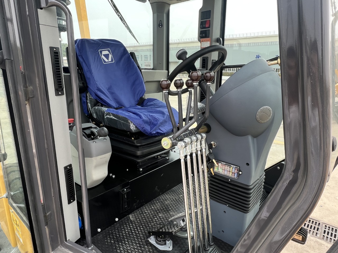 XCMG GR215 Motor Grader XCMG GR215 Motor Grader