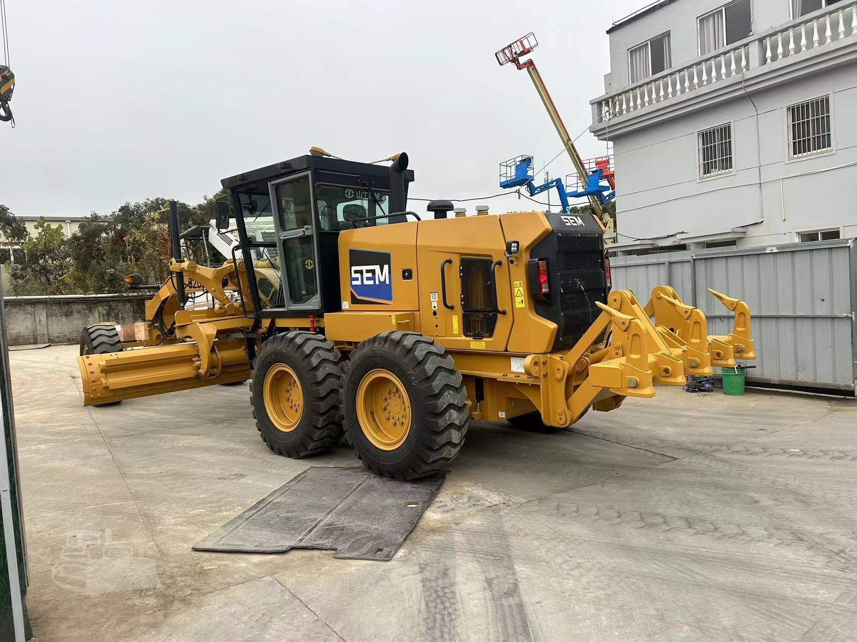 SEM 920F Motor Grader
