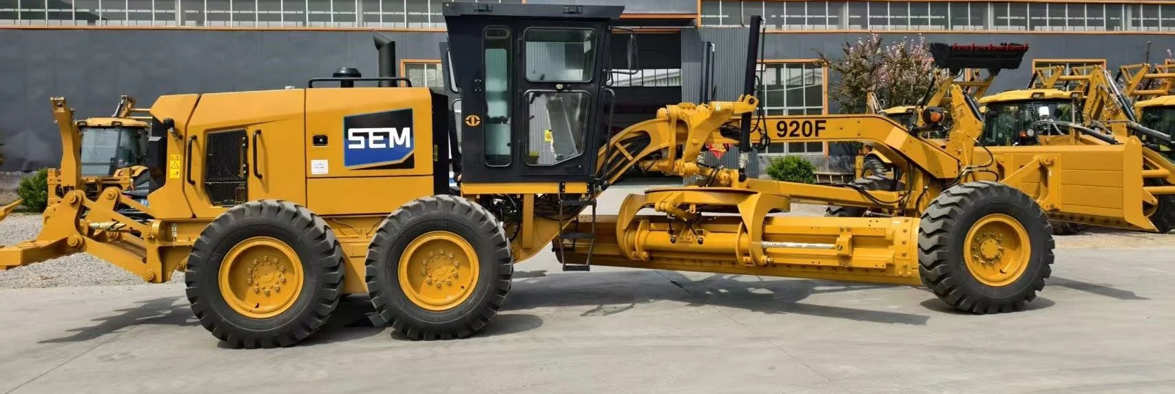 SEM 922F Motor Grader