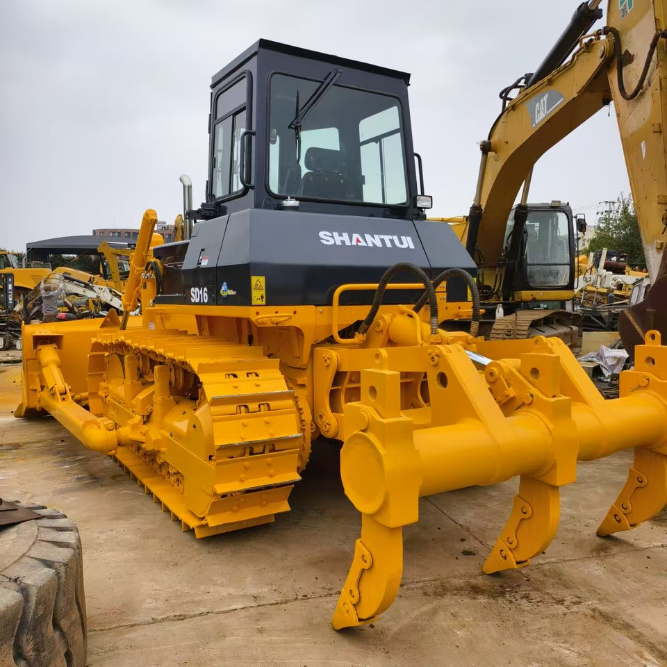 Shantui SD16 Bulldozer