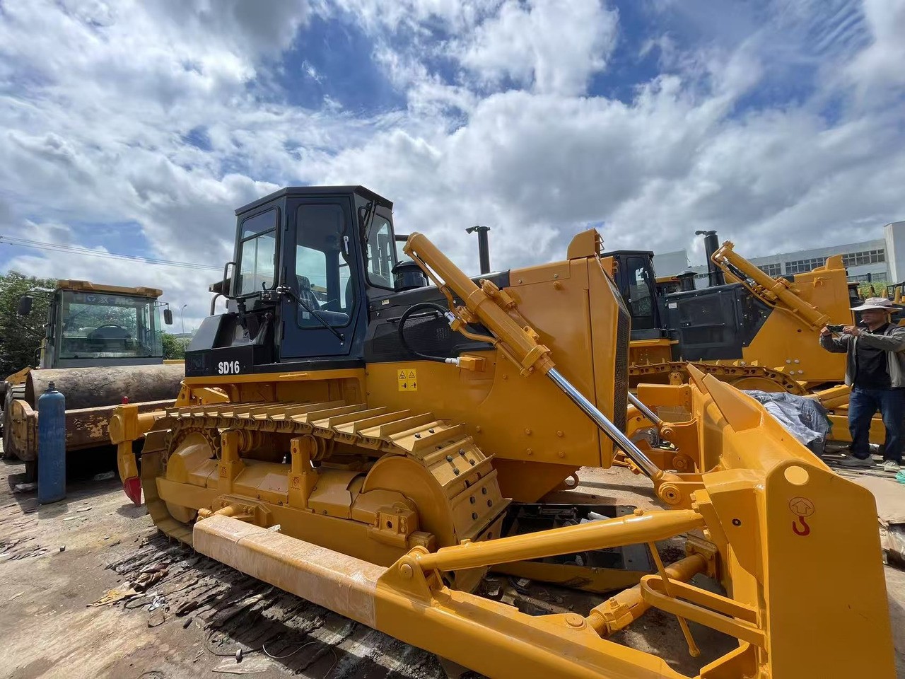 Brand New Shantui Bulldozer