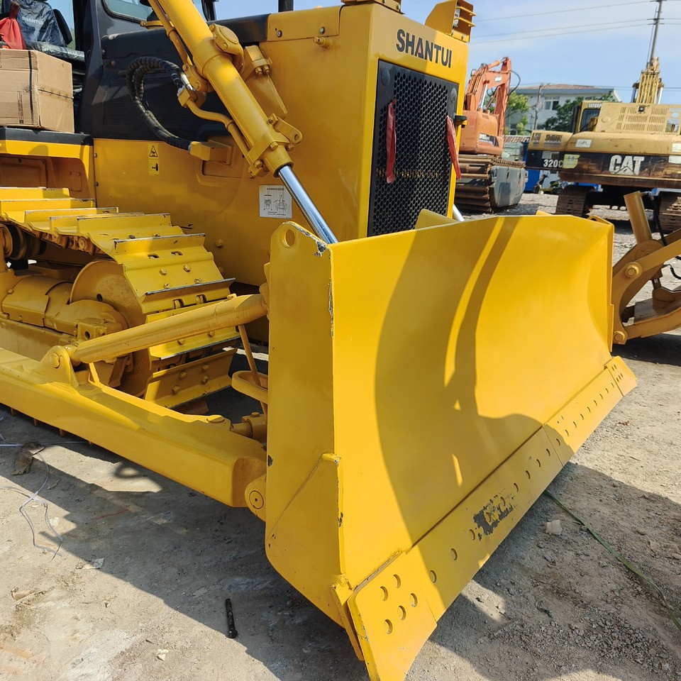 Shantui SD16 Bulldozer