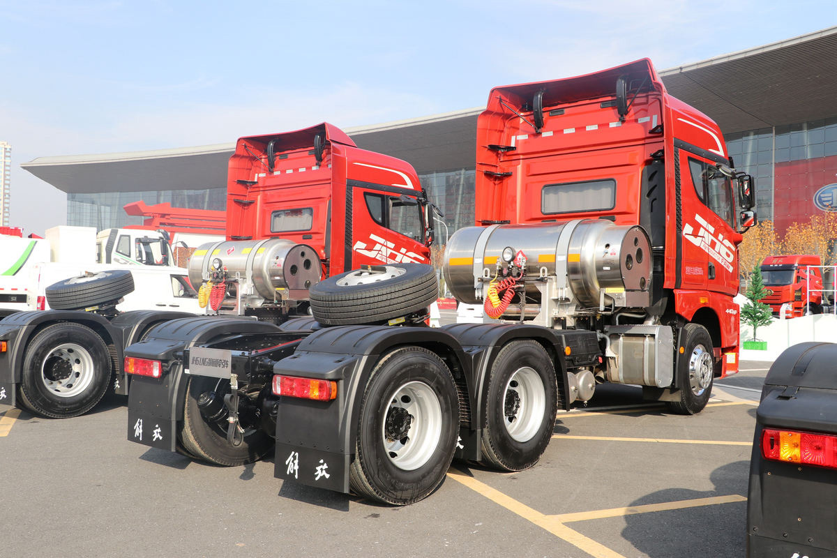 FAW JH6 6x4 440HP Tractor Truck