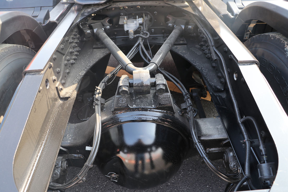 Faw J6P Tractor Truck