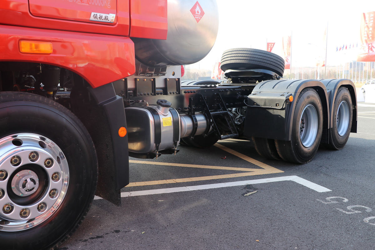 FAW JH6 6x4 440HP Tractor Truck