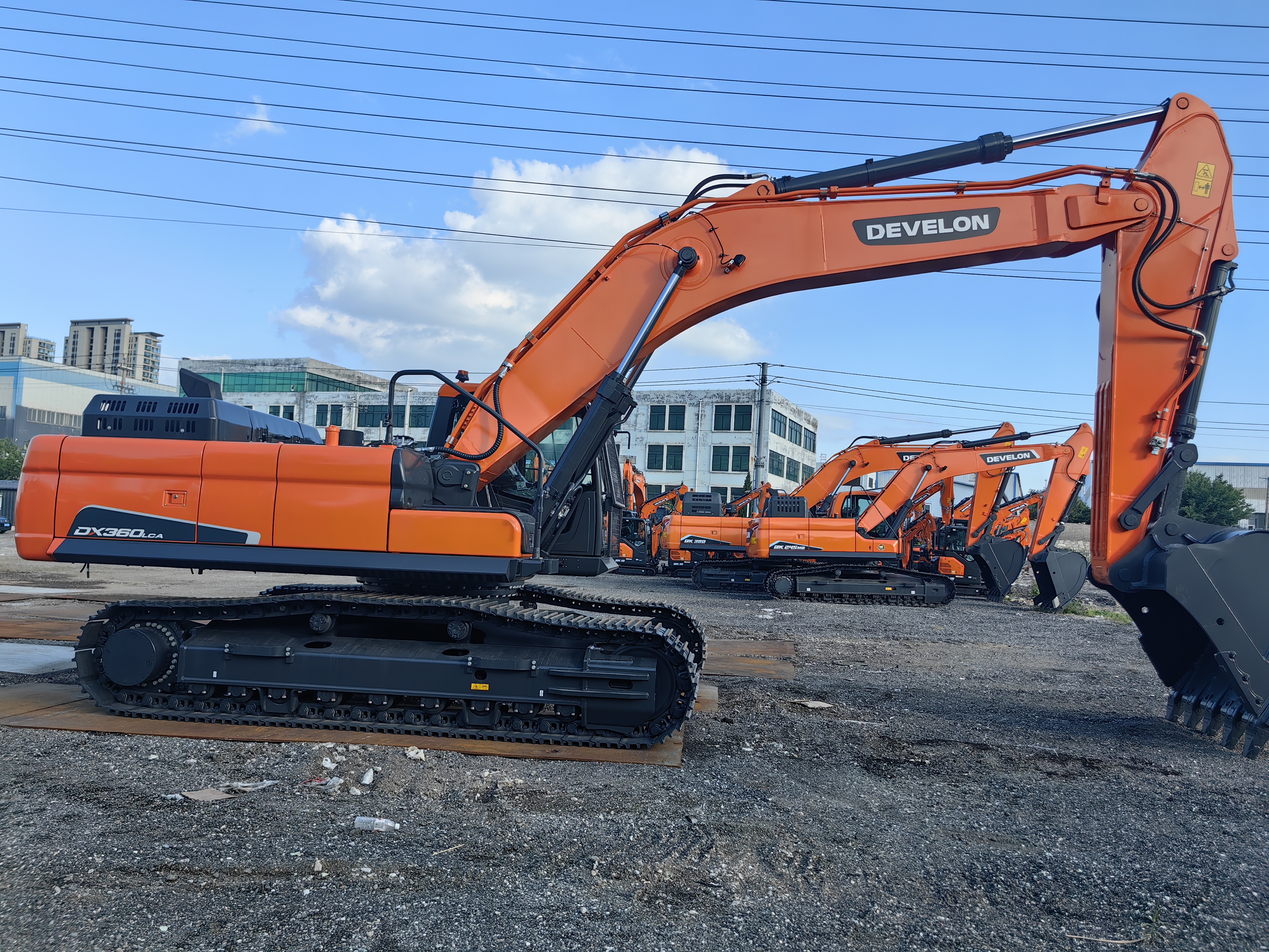 Develon DX360LCA-7B Excavator Develon DX360LCA-7B Excavator
