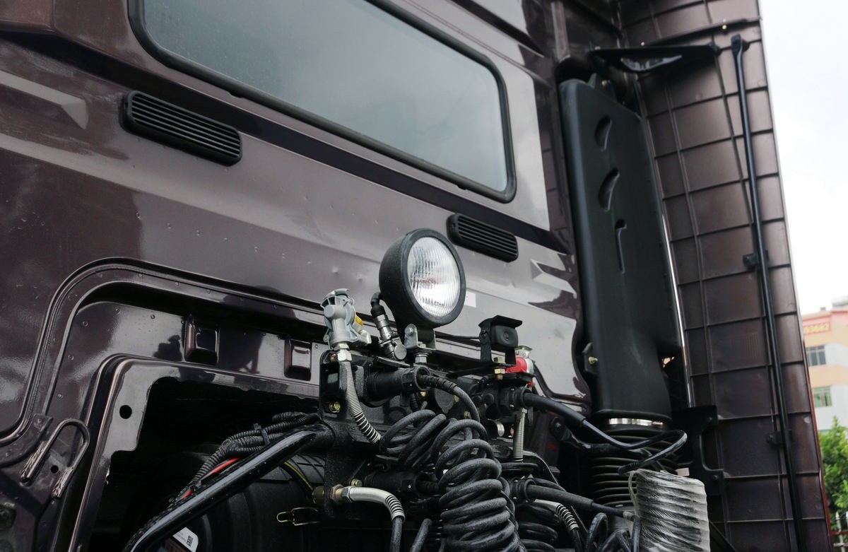 Faw J6P Tractor Truck