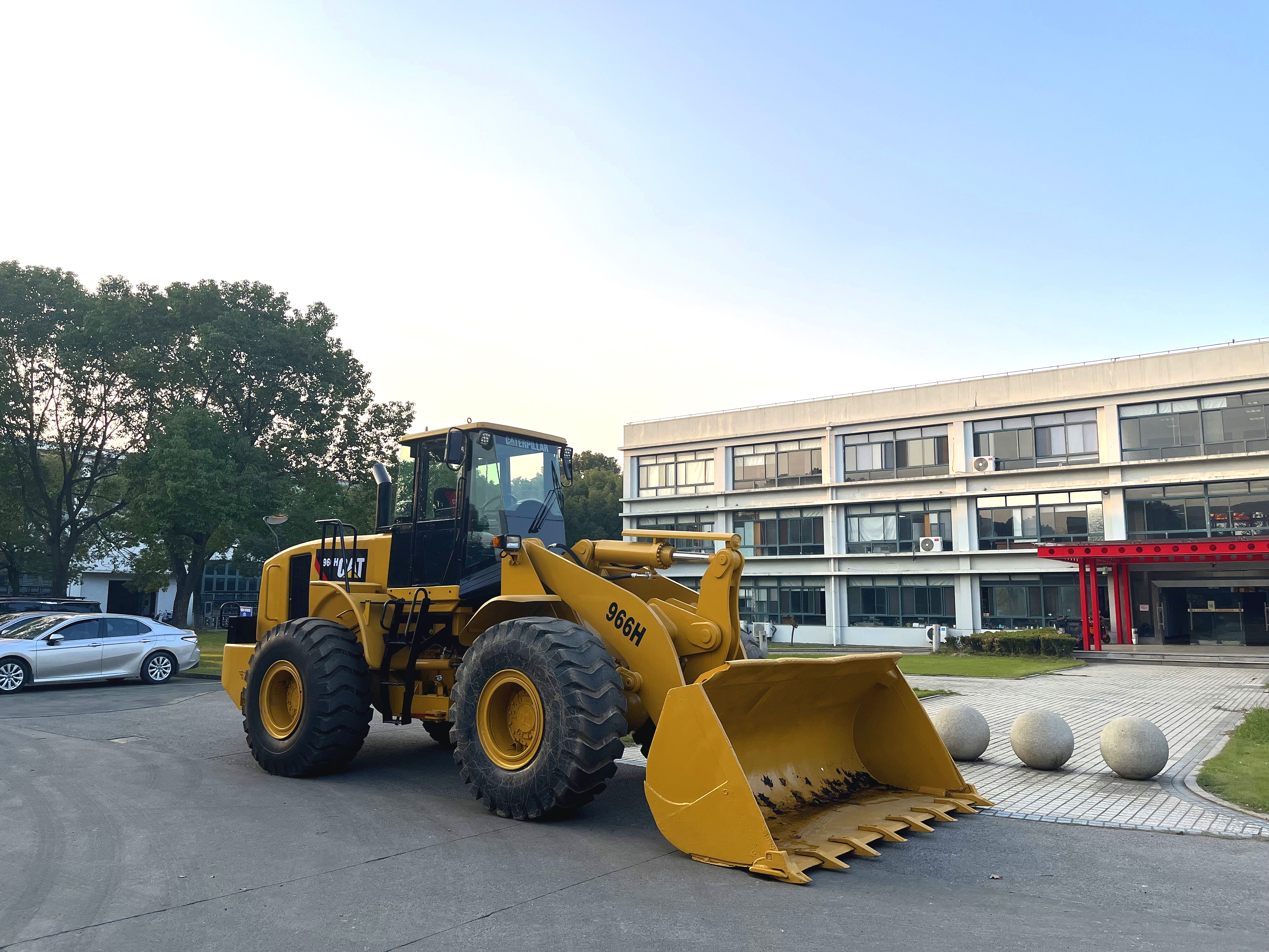 CAT 966H Wheel Loader