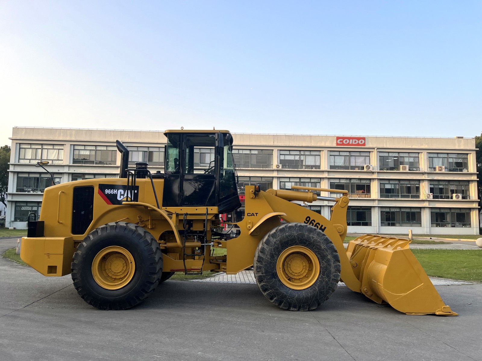 CAT 966F Wheel Loader