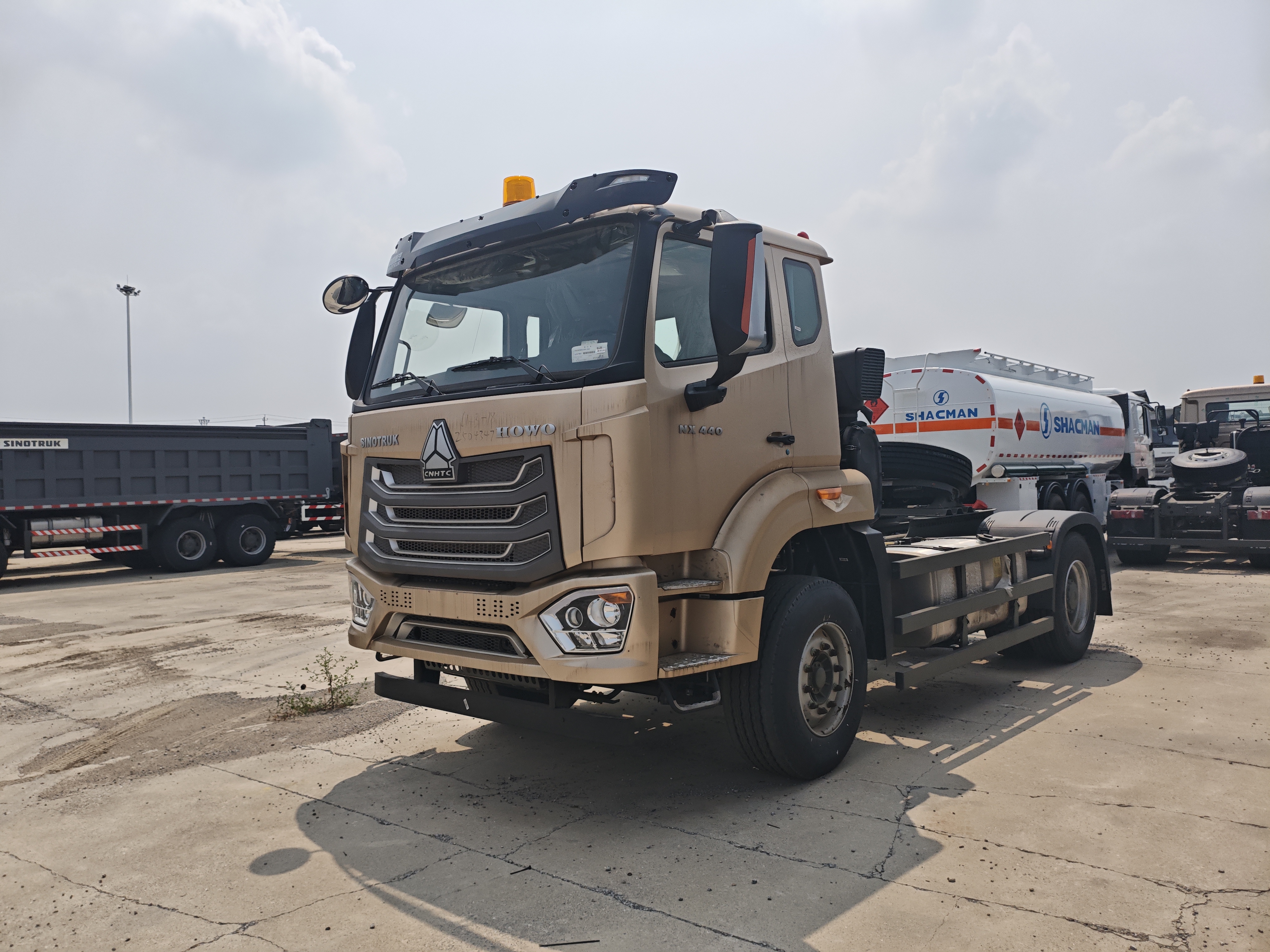 Howo NX 4x2 440hp Tractor Truck Howo NX 4x2 440hp Tractor Truck