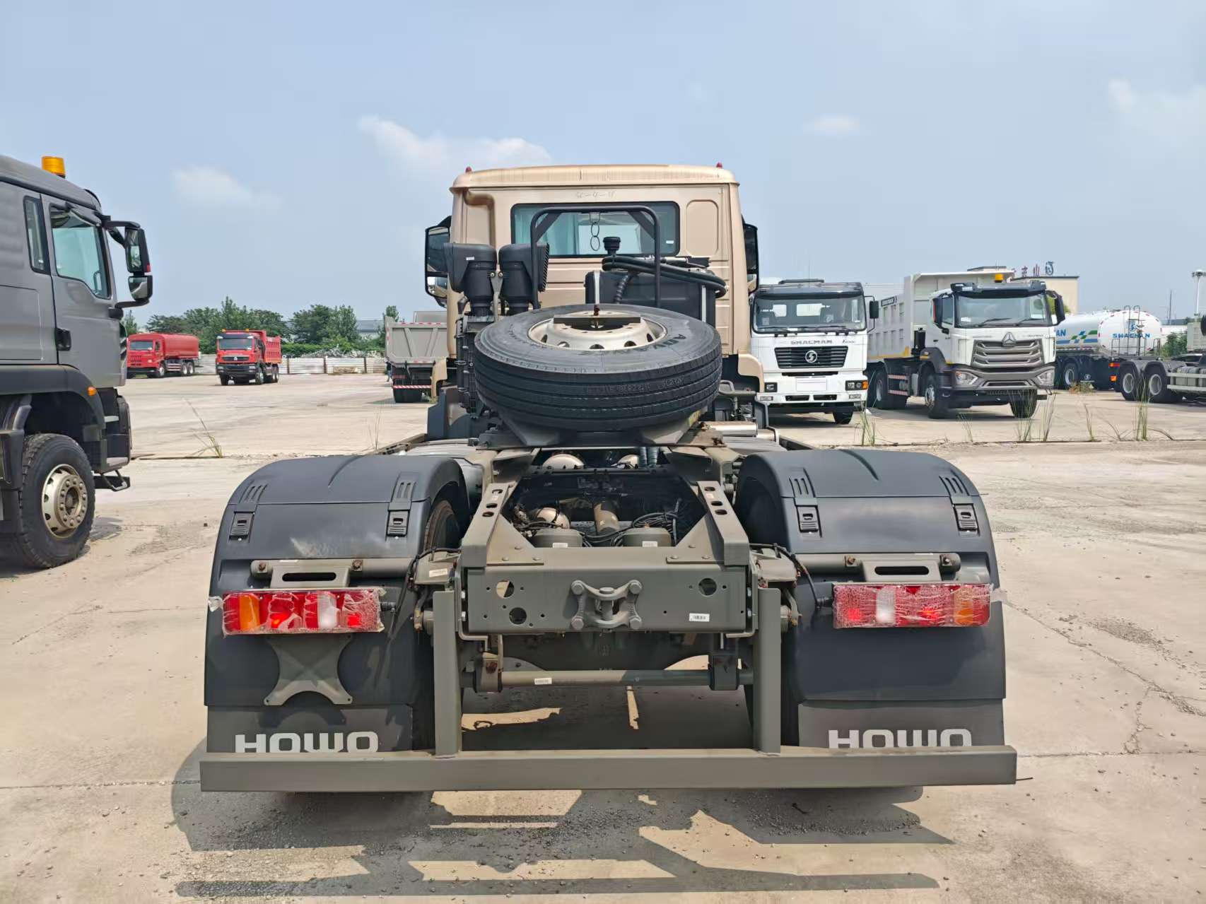 Howo NX 4x2 440hp Tractor Truck Howo NX 4x2 440hp Tractor Truck