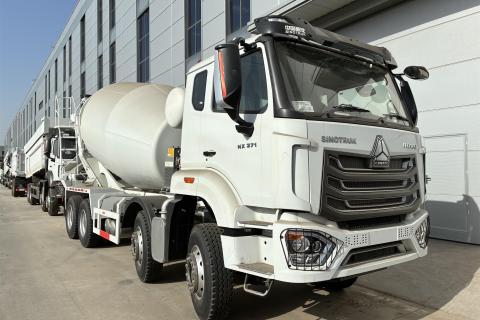How Howo NX 371hp 8x4 Concrete Mixer Truck Handles Tough Terrain?