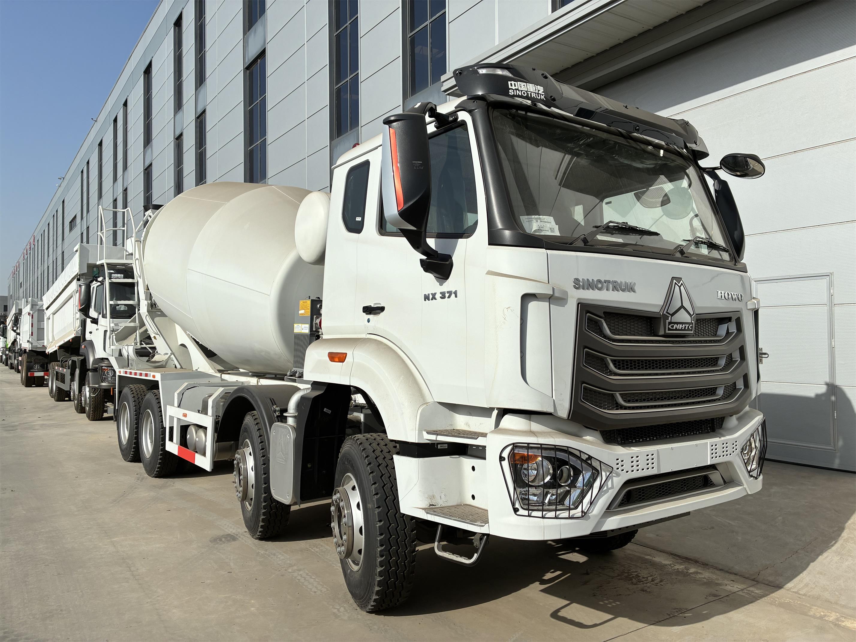 Howo NX 371hp 8x4 Concrete Mixer Truck