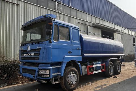 Why Choose the Shacman F3000 6x4 380hp Fuel Tank Truck for Logistics?