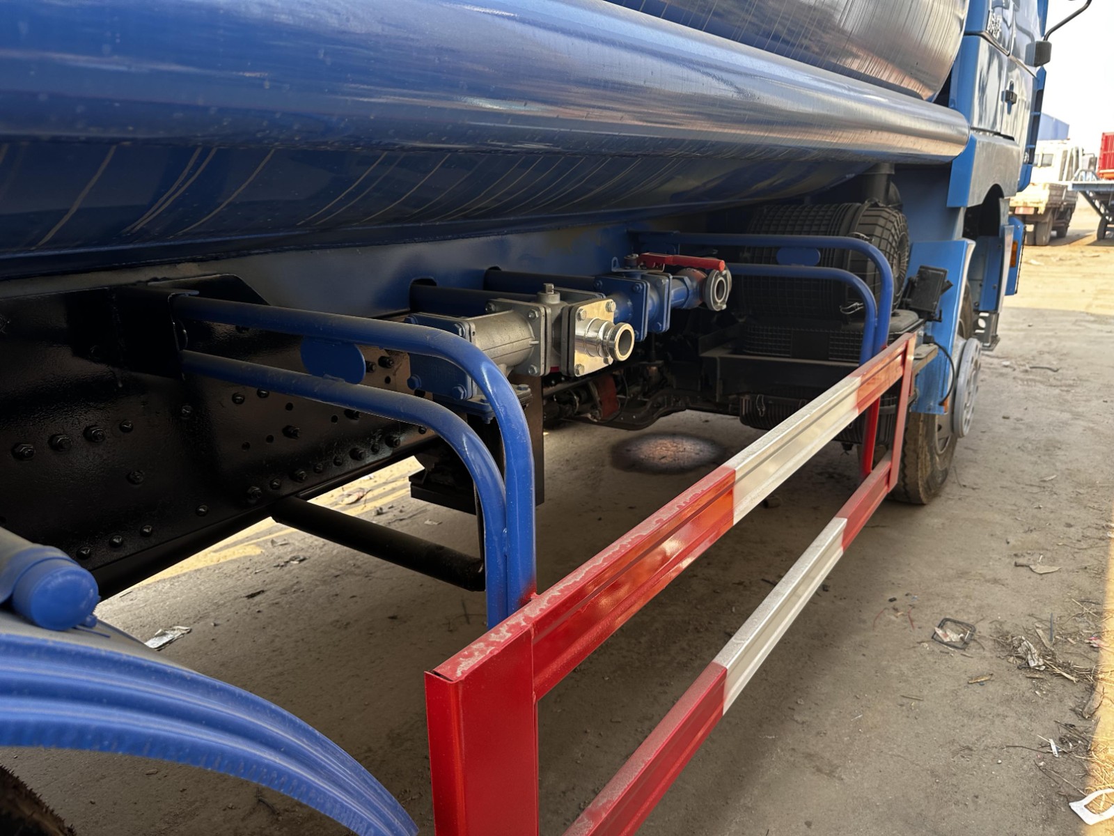 Shacman Fuel Tanker Truck Shacman Fuel Tanker Truck