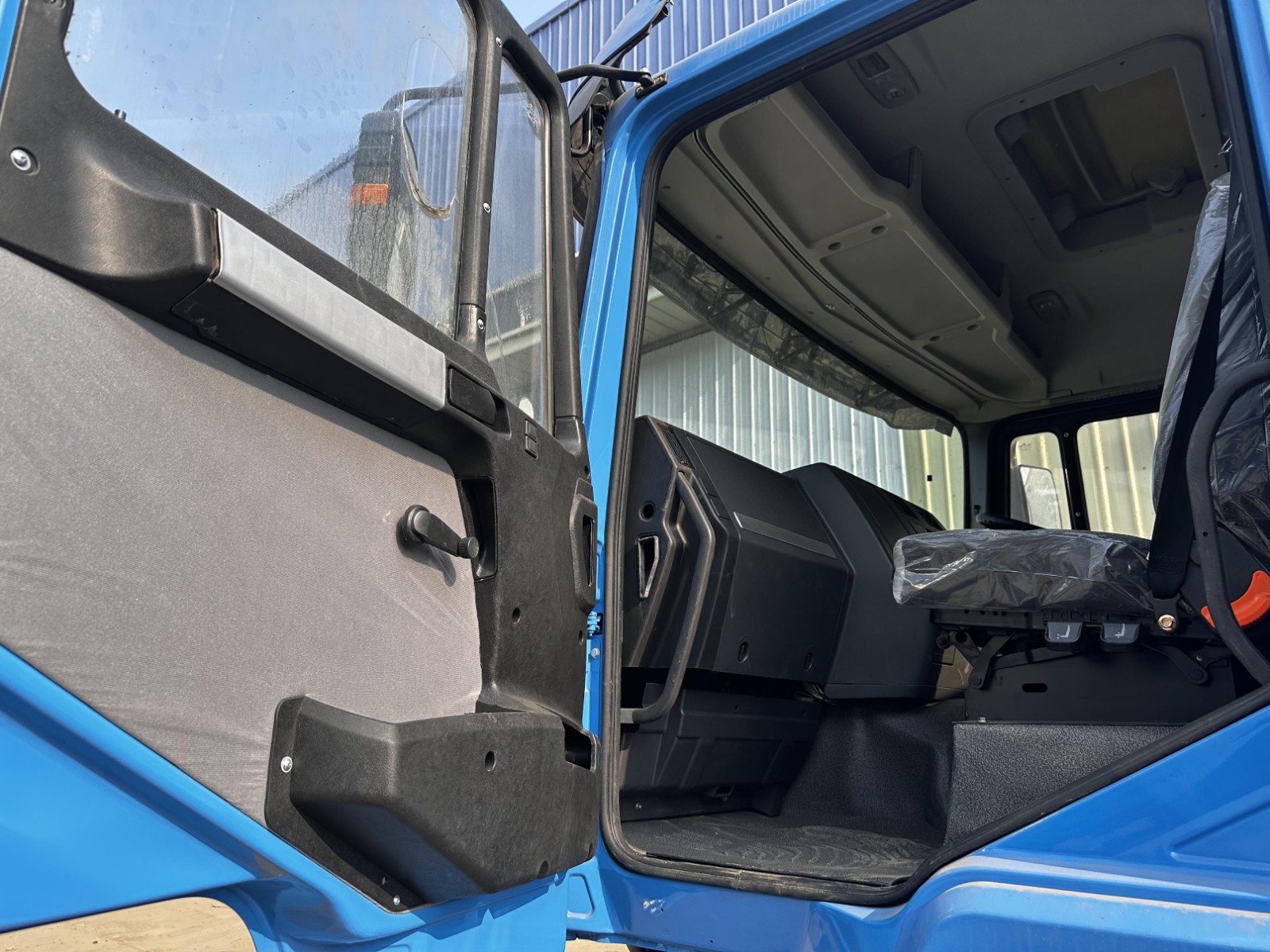 Shacman Fuel Tanker Truck Shacman Fuel Tanker Truck