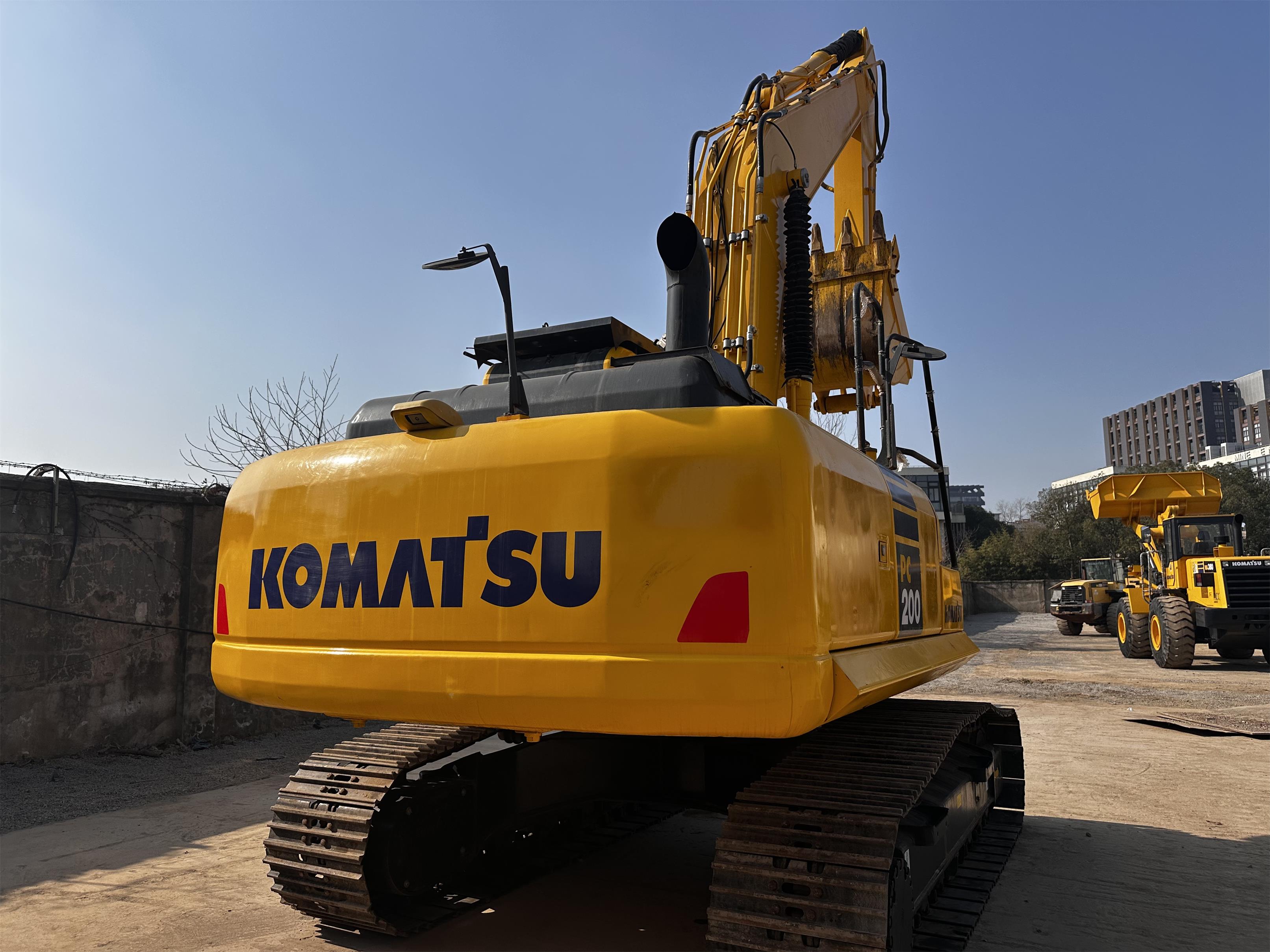 Komatsu PC220 Excavator