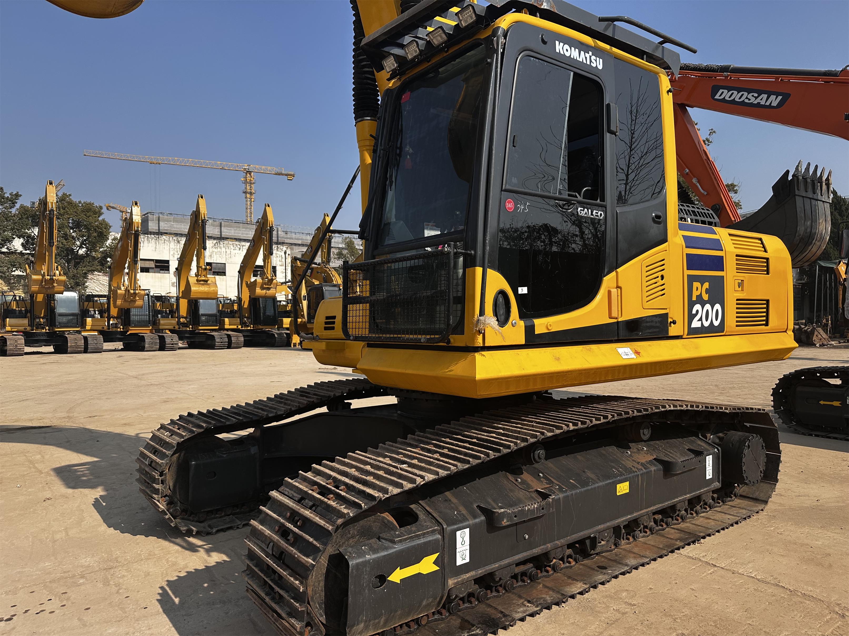 Komatsu PC200 Excavator