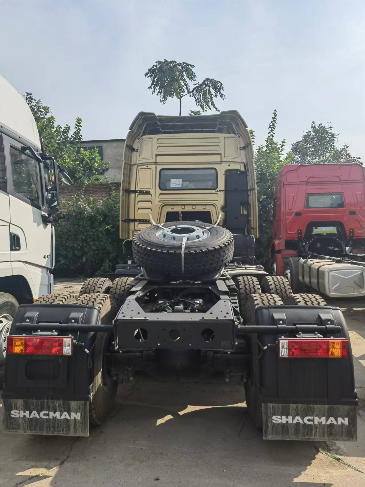 Shacman H3000 6x4 430hp Tractor Truck