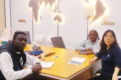 Why Zimbabwe Fuel Transporters Trust ZW Group for Their HOWO 6x4 Tractor Truck Fleets